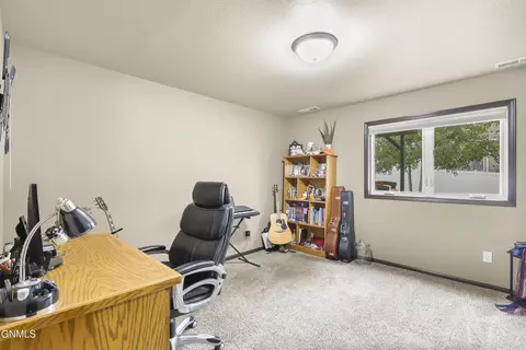 900 Bremner Ave, Bismarck, ND 58503 photo 30