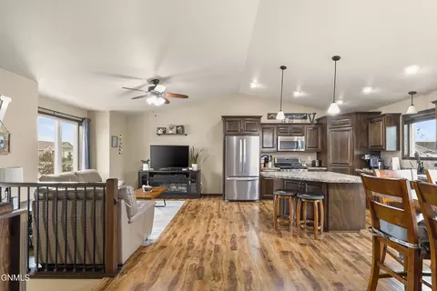 900 Bremner Ave, Bismarck, ND 58503 photo 7