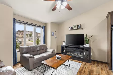 900 Bremner Ave, Bismarck, ND 58503 photo 9