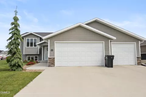 900 Bremner Ave, Bismarck, ND 58503