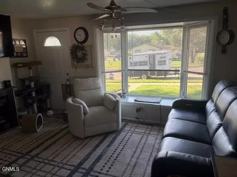 340 E Capitol Ave, Bismarck, ND 58501 photo 2