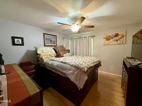 1401 University Ave, Williston, ND 58801 photo 7