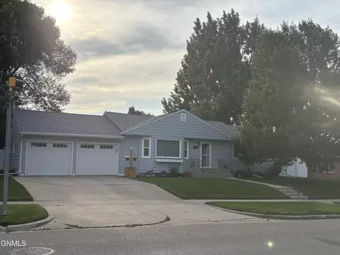 1401 University Ave, Williston, ND 58801