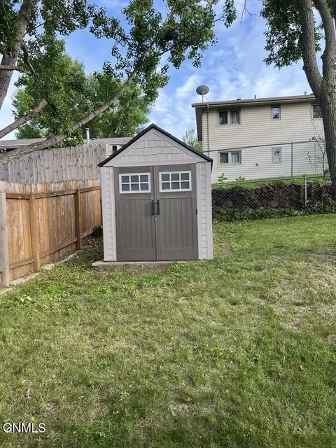 1309 16th St SE, Mandan, ND 58554 photo 22