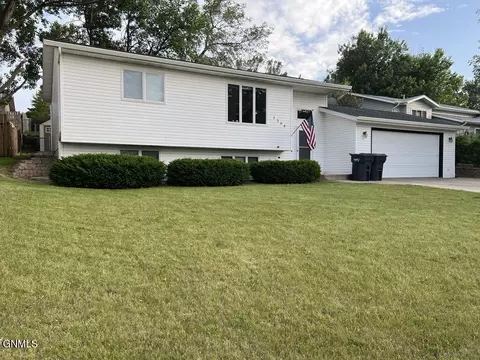 1309 16th St SE, Mandan, ND 58554