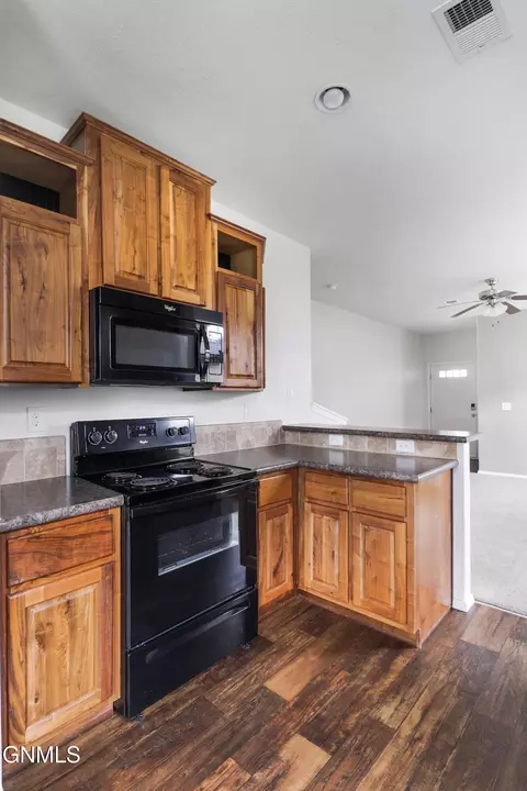 Kitchen - 804 40th St E, Williston, ND 58801 photo 3 of 3