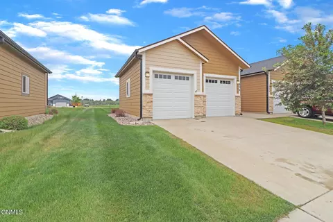 Exterior - 804 40th St E, Williston, ND 58801 photo 2 of 5