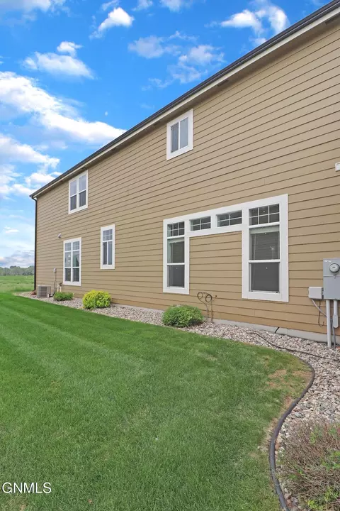 Exterior - 804 40th St E, Williston, ND 58801 photo 4 of 5