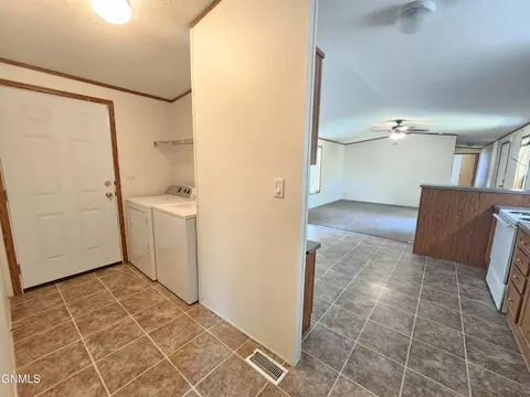 2008 6th Ave W, Williston, ND 58801 photo 7