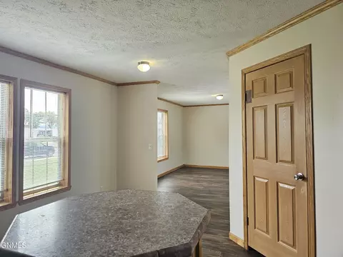 2710 7th Ave W, Williston, ND 58801 photo 8