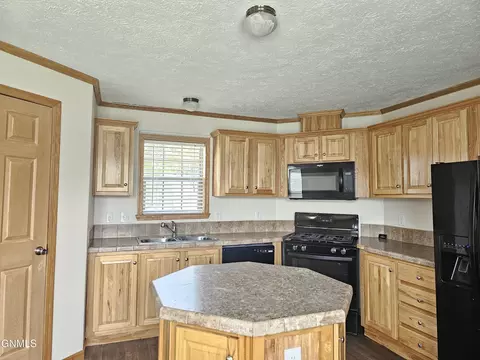 2710 7th Ave W, Williston, ND 58801 photo 10