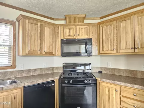 2710 7th Ave W, Williston, ND 58801 photo 9