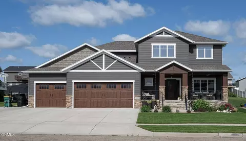5312 Basalt Dr, Bismarck, ND 58503