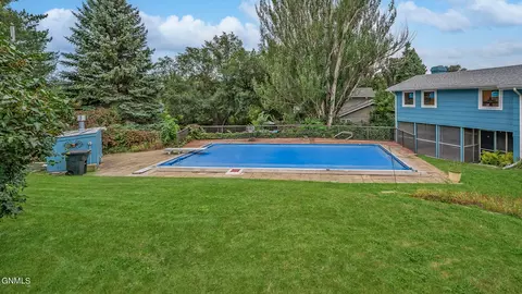 Exterior - 1024 Crescent Ln, Bismarck, ND 58501 photo 1 of 8