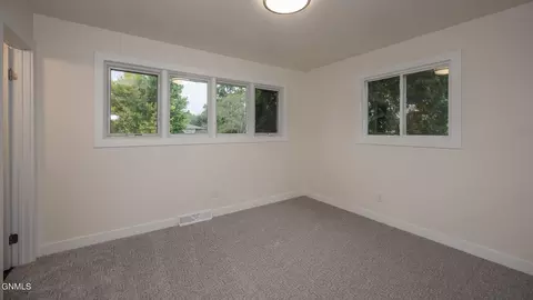 Bedroom - 1024 Crescent Ln, Bismarck, ND 58501 photo 4 of 9