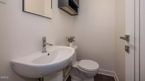 Bath - 1024 Crescent Ln, Bismarck, ND 58501 photo 1 of 5