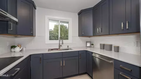 Kitchen - 1024 Crescent Ln, Bismarck, ND 58501 photo 2 of 4