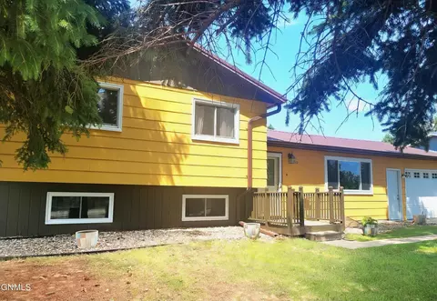 5912 Horseshoe Bnd NW, Mandan, ND 58554