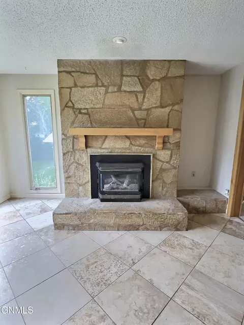 2115 Marian Dr, Bismarck, ND 58501 photo 13