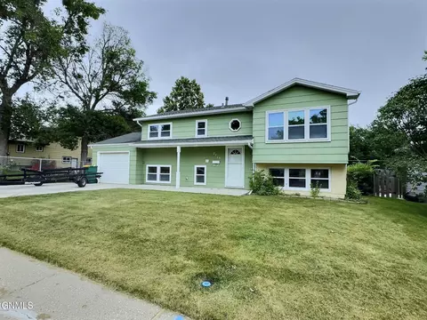 2115 Marian Dr, Bismarck, ND 58501 photo 29
