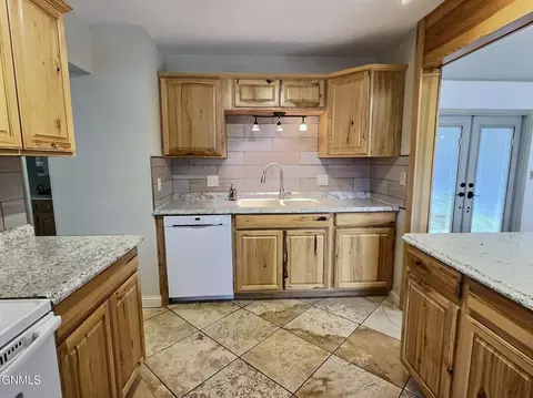 2115 Marian Dr, Bismarck, ND 58501 photo 7