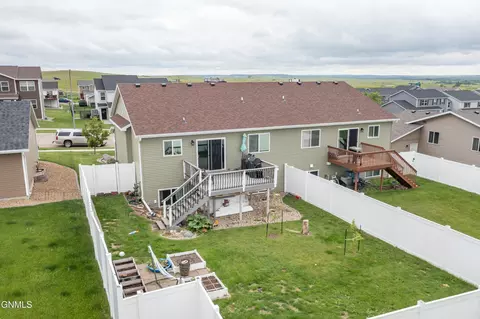 4704 Corvette St NW, Mandan, ND 58554 photo 32
