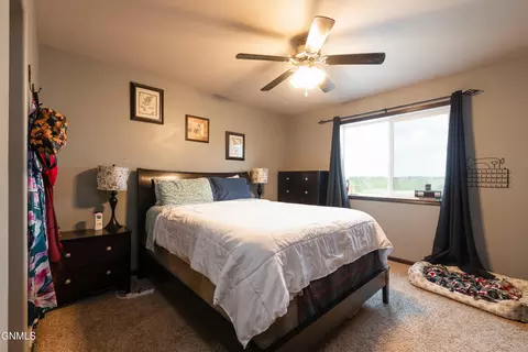 4704 Corvette St NW, Mandan, ND 58554 photo 14