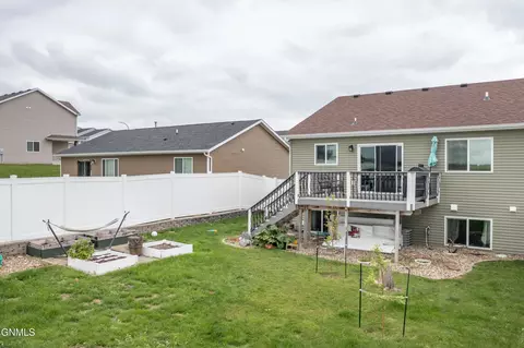 4704 Corvette St NW, Mandan, ND 58554 photo 26