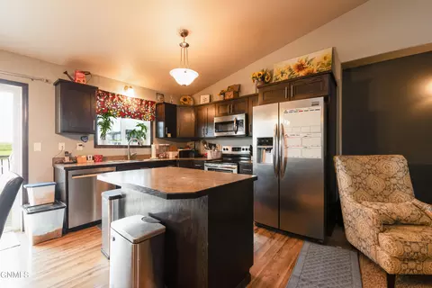 4704 Corvette St NW, Mandan, ND 58554 photo 8