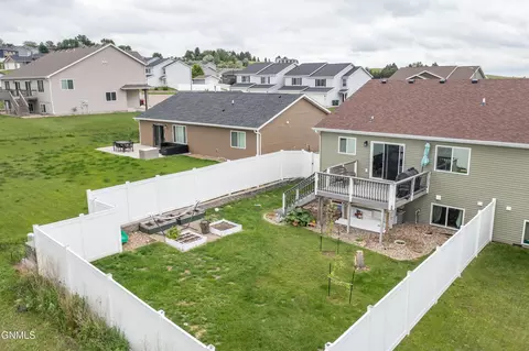 4704 Corvette St NW, Mandan, ND 58554 photo 30