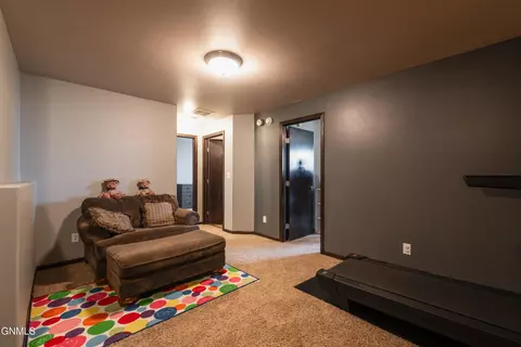 4704 Corvette St NW, Mandan, ND 58554 photo 20