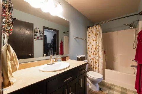 4704 Corvette St NW, Mandan, ND 58554 photo 17