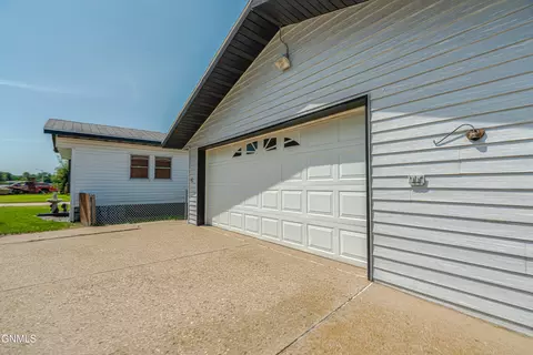 1417 8th Ave SE, Mandan, ND 58554 photo 45