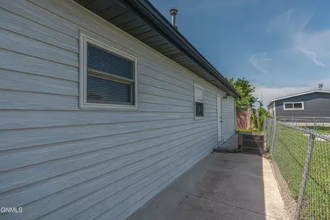 1417 8th Ave SE, Mandan, ND 58554 photo 47