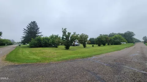 160 Austin St, Regan, ND 58477