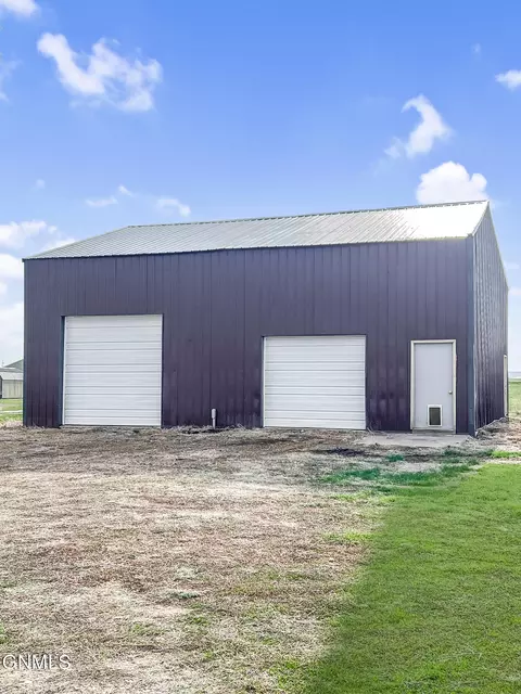 5733 Freedom Ln, Williston, ND 58801 photo 5