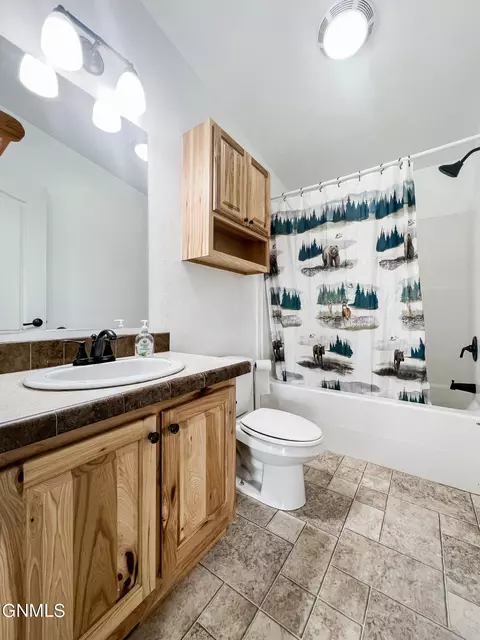 5733 Freedom Ln, Williston, ND 58801 photo 24