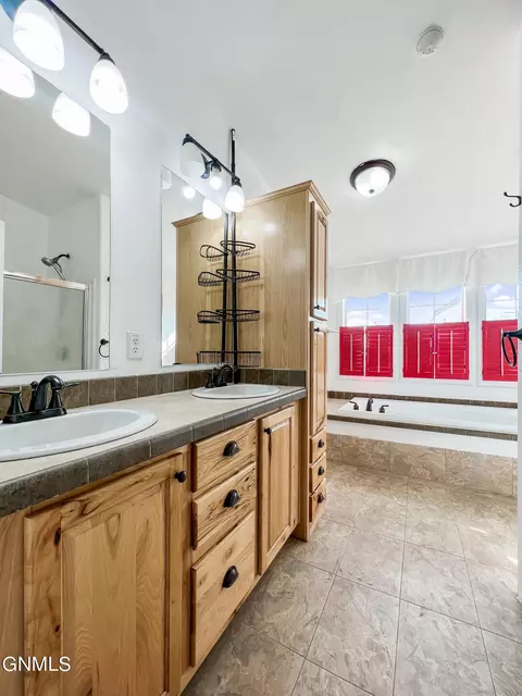 5733 Freedom Ln, Williston, ND 58801 photo 21