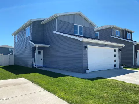 3515 Amity Cir, Mandan, ND 58554