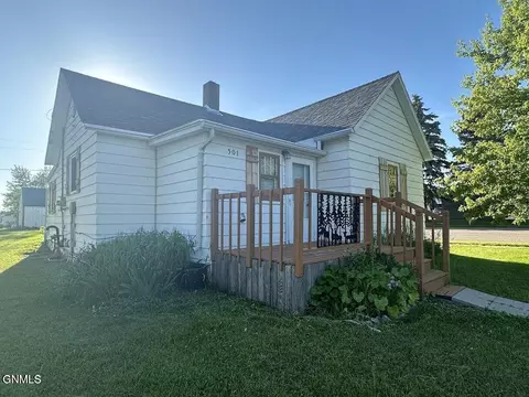 Exterior - 501 Main St, Gackle, ND 58442 photo 1 of 2