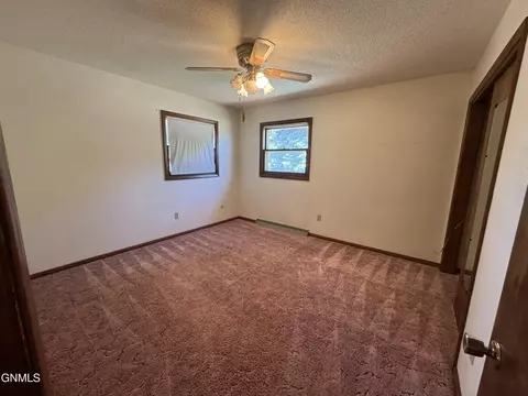 Bedroom - 464 9th St E, Dickinson, ND 58601 photo 3 of 8