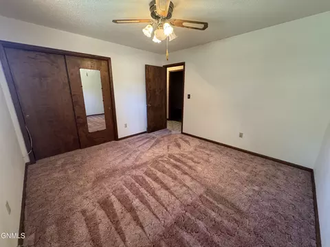 Bedroom - 464 9th St E, Dickinson, ND 58601 photo 4 of 8
