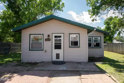 1319 4th Ave, Washburn, ND 58577
