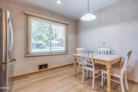 Dining - 209 Owens Ave E, Bismarck, ND 58501 photo 1 of 3