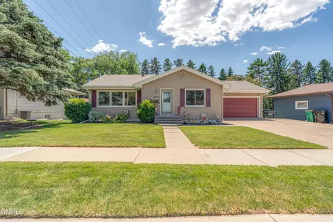 Exterior - 209 Owens Ave E, Bismarck, ND 58501 photo 9 of 14