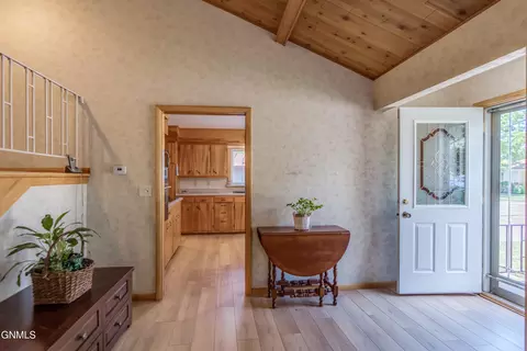 Entry Way - 209 Owens Ave E, Bismarck, ND 58501 photo 4 of 7
