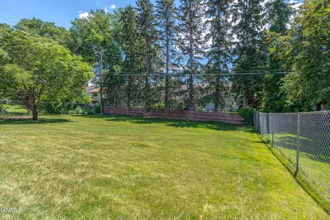 Exterior - 209 Owens Ave E, Bismarck, ND 58501 photo 10 of 14