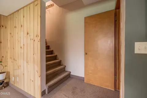 Entry Way - 209 Owens Ave E, Bismarck, ND 58501 photo 6 of 7