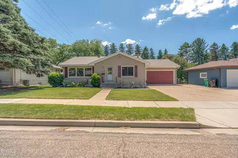 Exterior - 209 Owens Ave E, Bismarck, ND 58501 photo 4 of 14