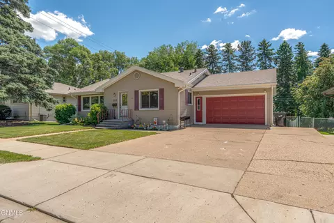 Exterior - 209 Owens Ave E, Bismarck, ND 58501 photo 5 of 14